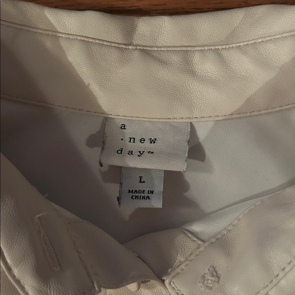 A NEW DAY Faux Leather Oversized Button up Shirt Cream Womens L - Picture 7 of 10